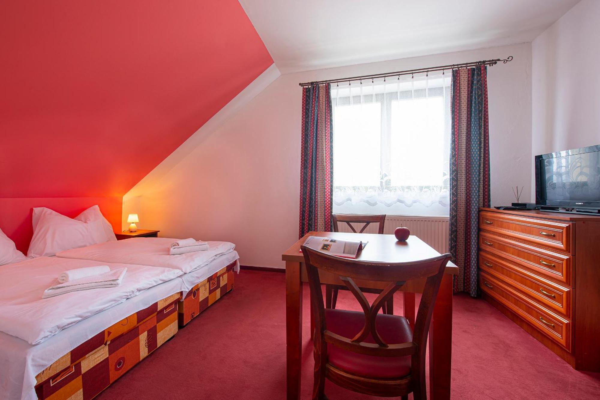 Penzion A Restauracia Lavender Motel Poprad Exterior foto